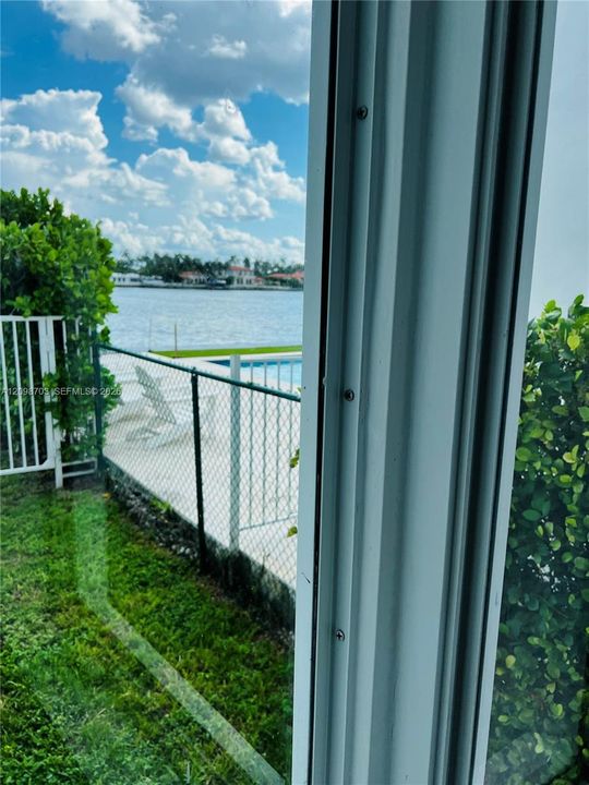 For Rent: $2,250 (1 beds, 1 baths, 800 Square Feet)