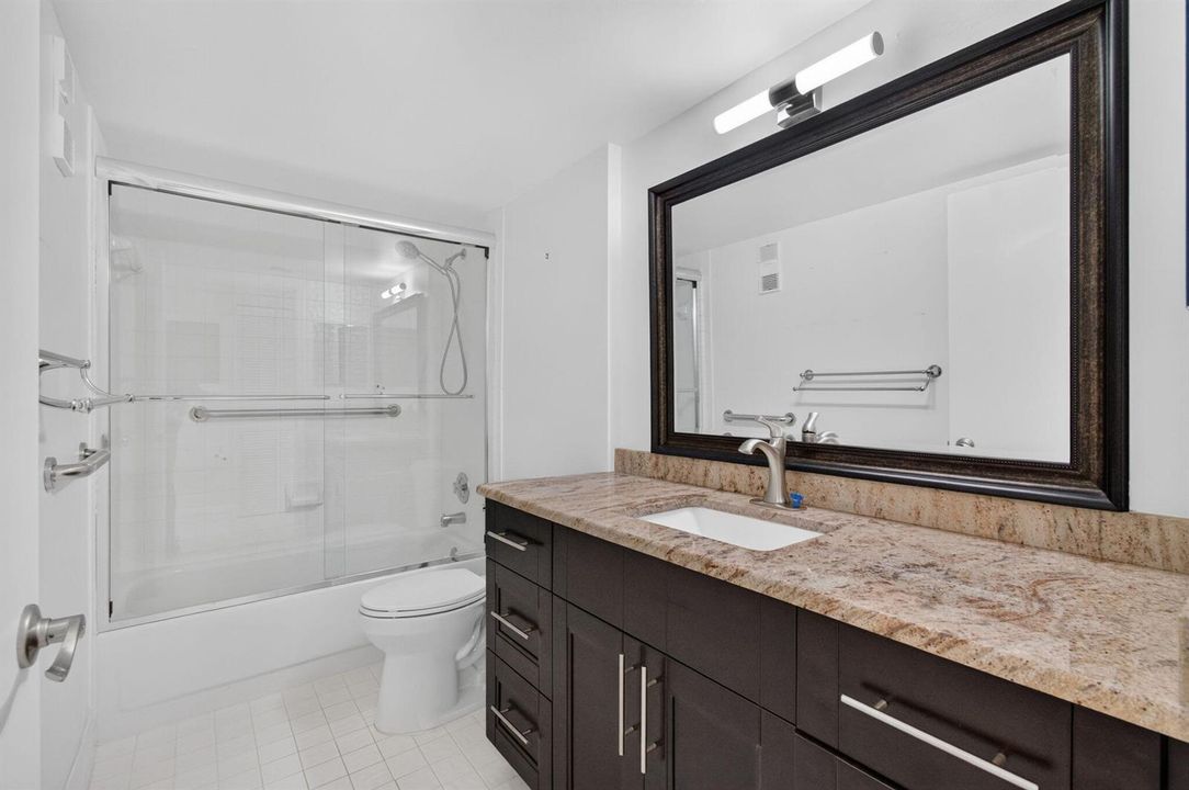 13_Guest_Bath