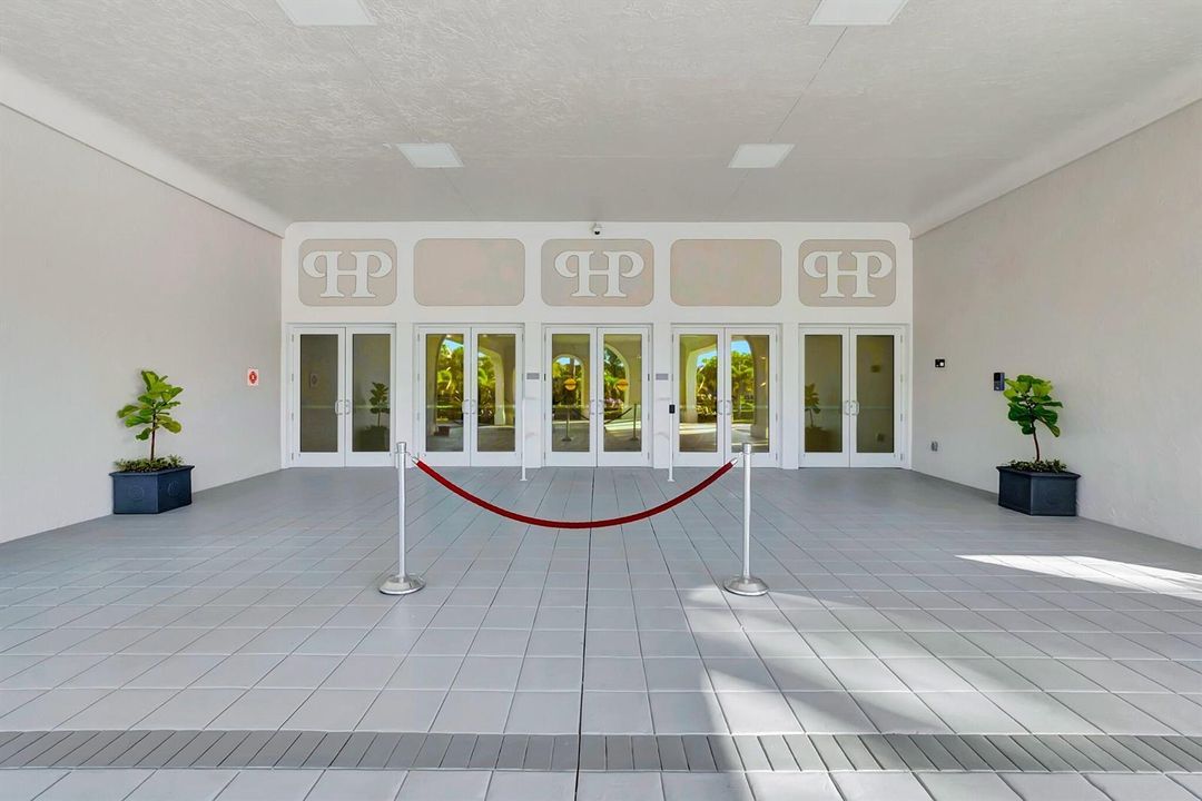 08_clubhouse_entrance