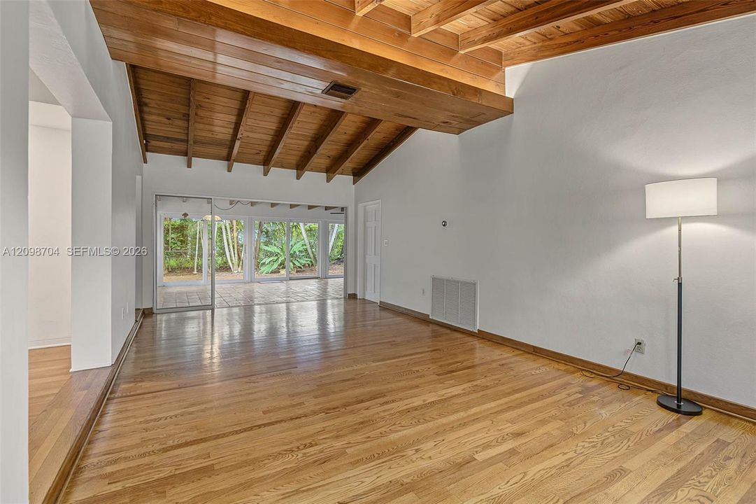 For Rent: $8,950 (4 beds, 4 baths, 2706 Square Feet)