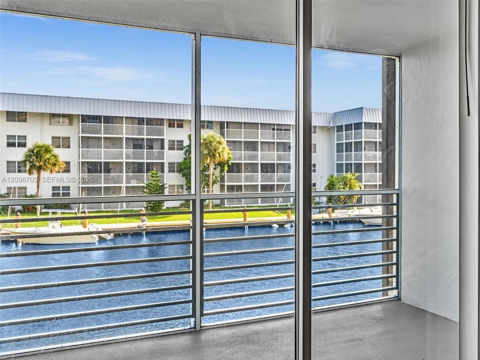 For Rent: $1,850 (1 beds, 1 baths, 812 Square Feet)
