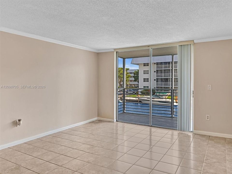 For Rent: $1,850 (1 beds, 1 baths, 812 Square Feet)