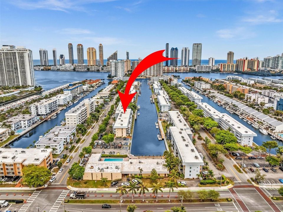 For Rent: $1,850 (1 beds, 1 baths, 812 Square Feet)
