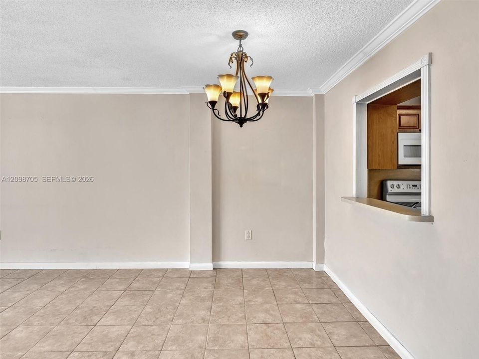 For Rent: $1,850 (1 beds, 1 baths, 812 Square Feet)