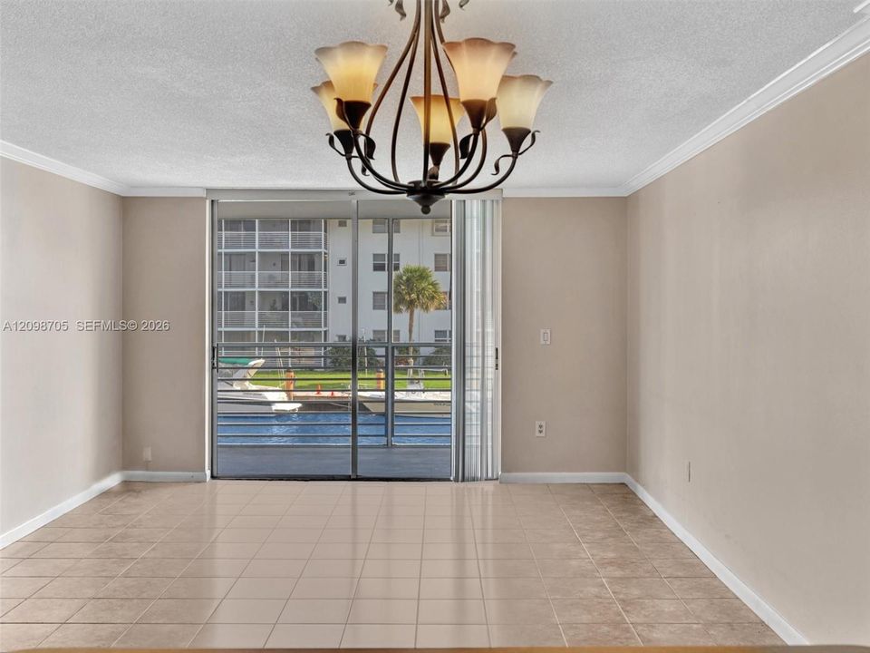 For Rent: $1,850 (1 beds, 1 baths, 812 Square Feet)