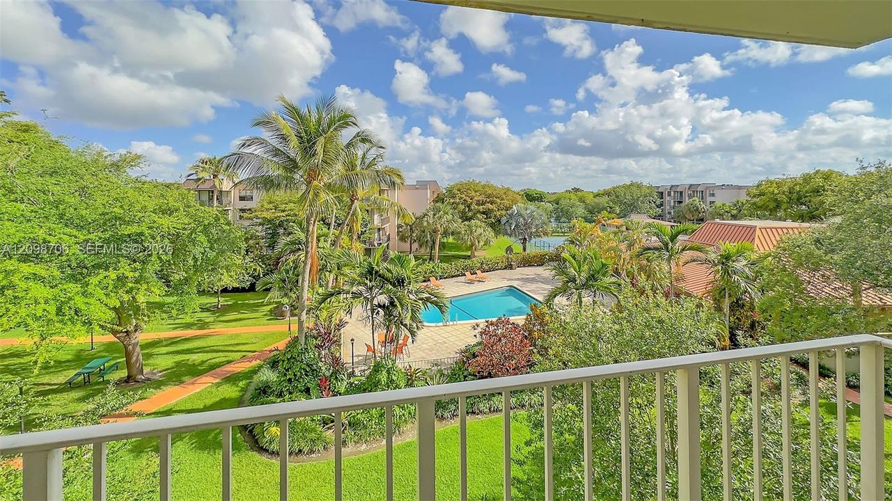 For Rent: $2,050 (1 beds, 1 baths, 840 Square Feet)