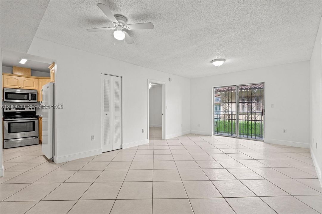 For Rent: $2,000 (2 beds, 2 baths, 782 Square Feet)