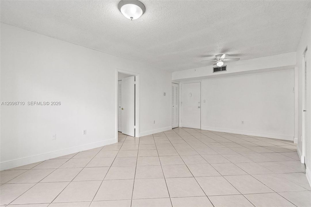 For Rent: $2,000 (2 beds, 2 baths, 782 Square Feet)