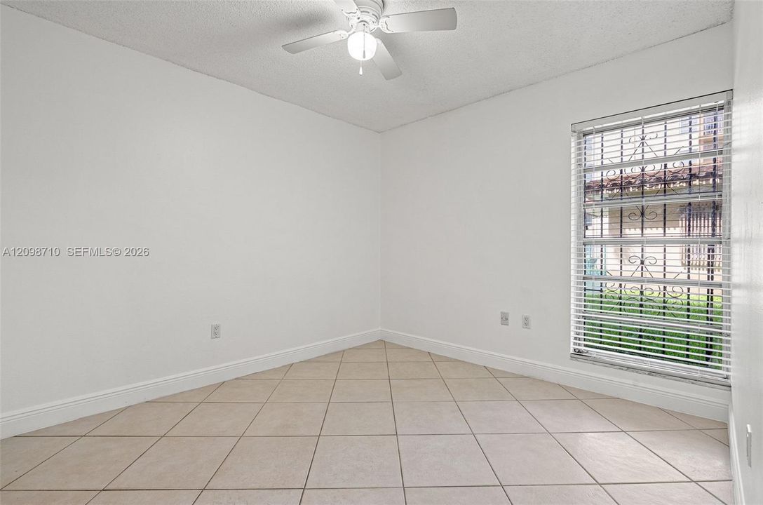 For Rent: $2,000 (2 beds, 2 baths, 782 Square Feet)