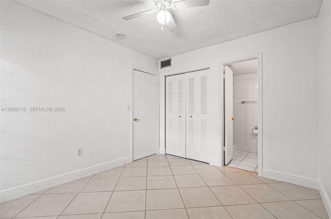 For Rent: $2,000 (2 beds, 2 baths, 782 Square Feet)