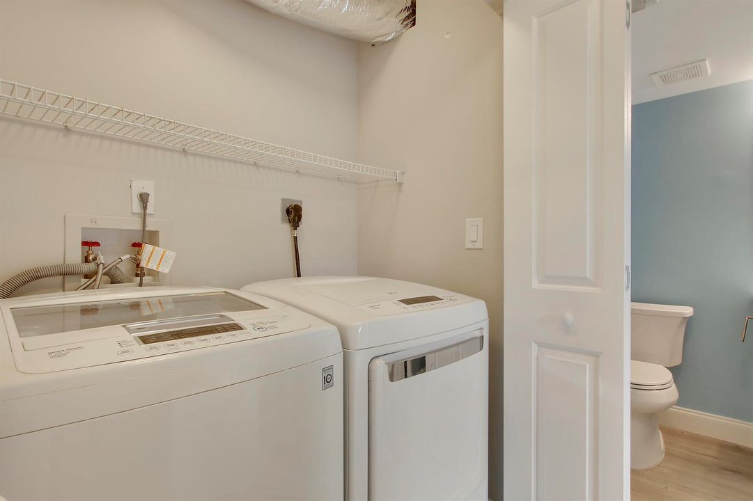 Washer / Dryer