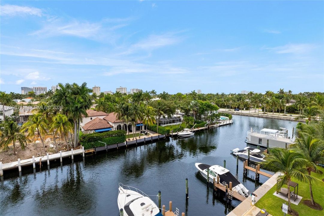 For Sale: $2,999,999 (3 beds, 2 baths, 2590 Square Feet)