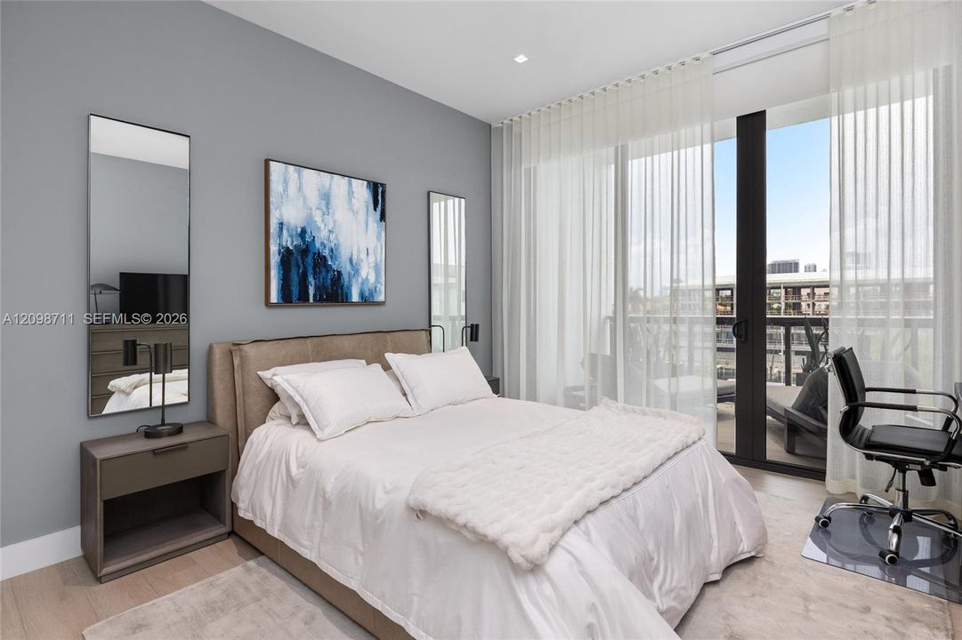 For Sale: $2,999,999 (3 beds, 2 baths, 2590 Square Feet)