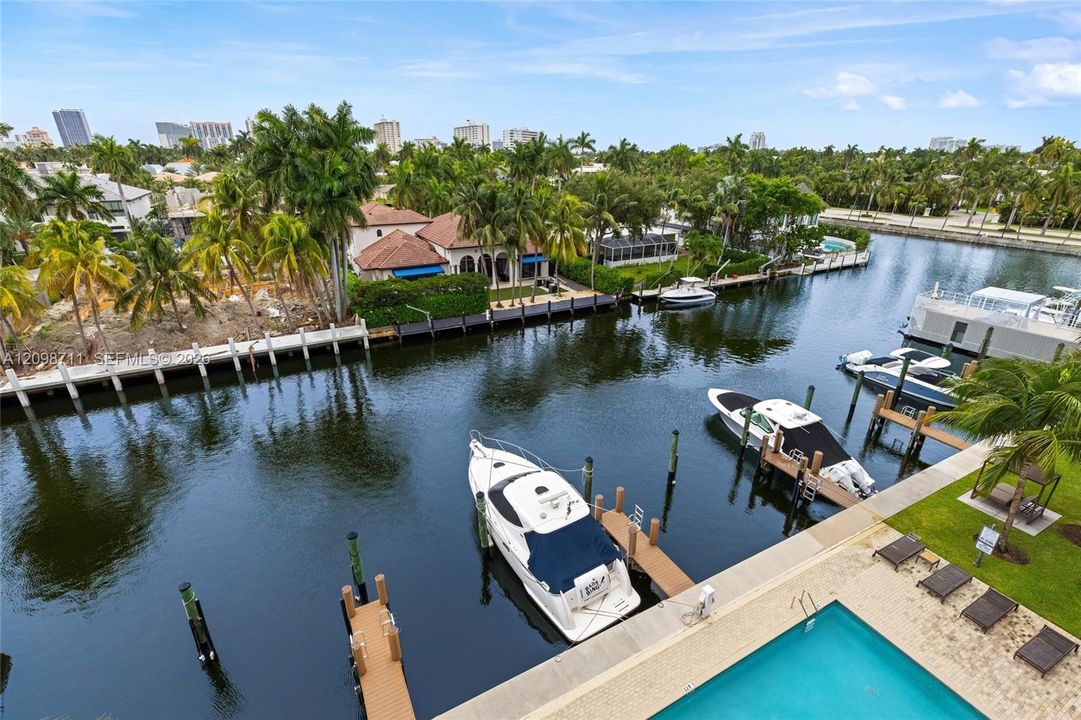 For Sale: $2,999,999 (3 beds, 2 baths, 2590 Square Feet)
