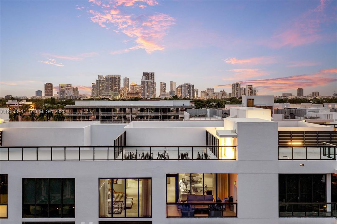 For Sale: $2,999,999 (3 beds, 2 baths, 2590 Square Feet)