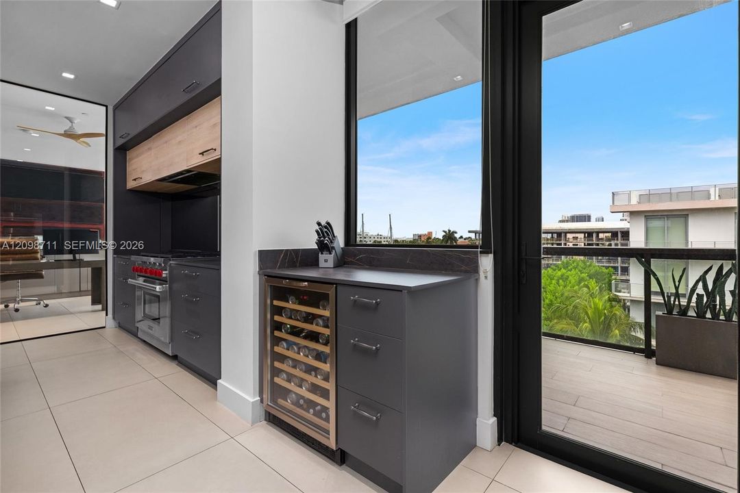 For Sale: $2,999,999 (3 beds, 2 baths, 2590 Square Feet)