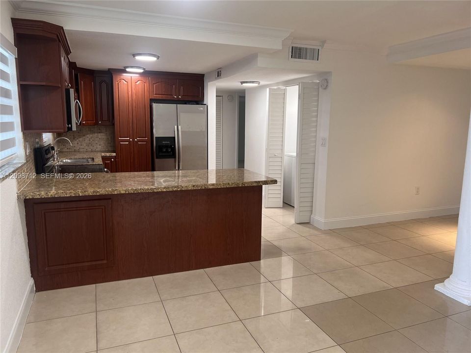 For Rent: $2,600 (2 beds, 2 baths, 1206 Square Feet)