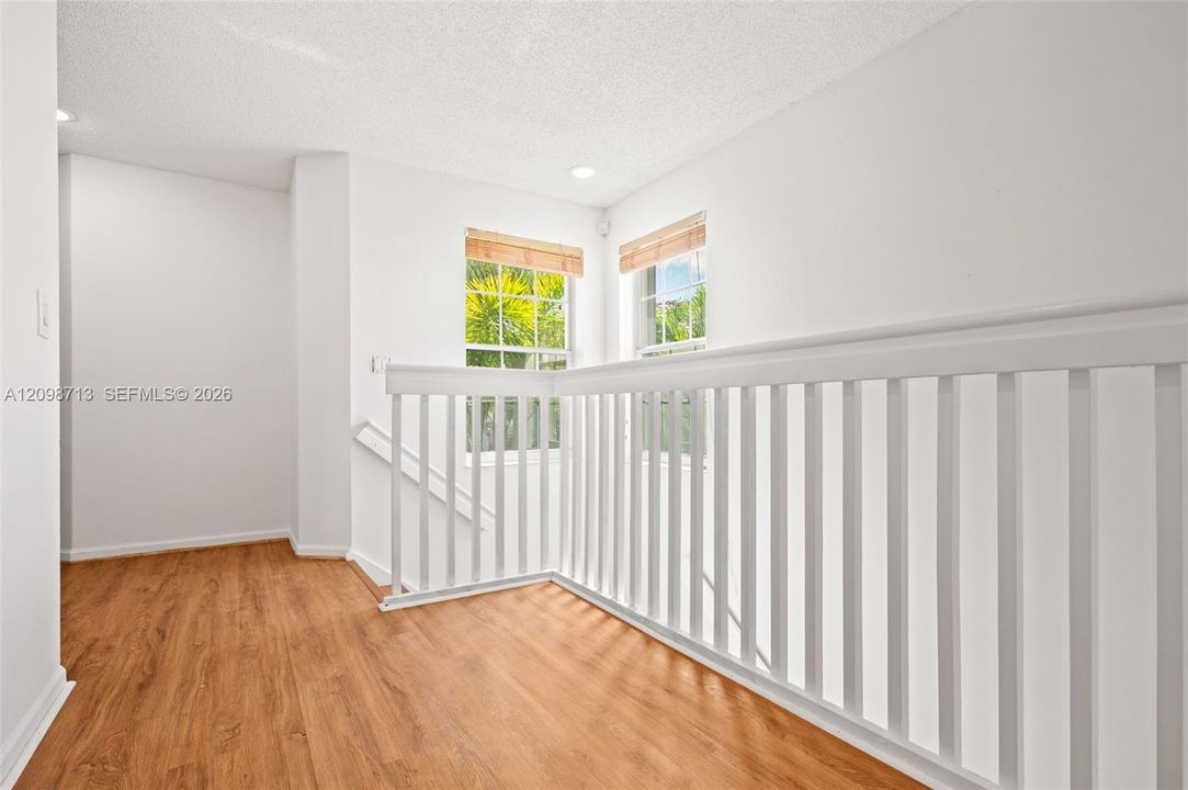 待售: $705,000 (5 贝兹, 2 浴室, 2607 平方英尺)