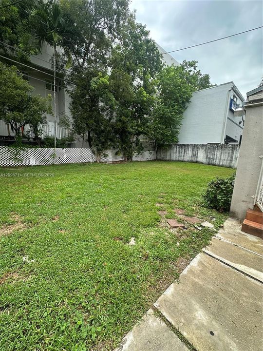 For Rent: $2,800 (2 beds, 1 baths, 1123 Square Feet)