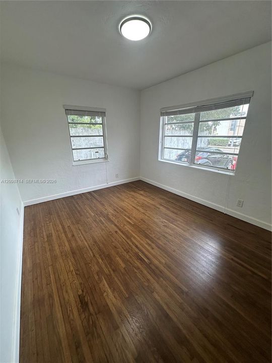 For Rent: $2,800 (2 beds, 1 baths, 1123 Square Feet)