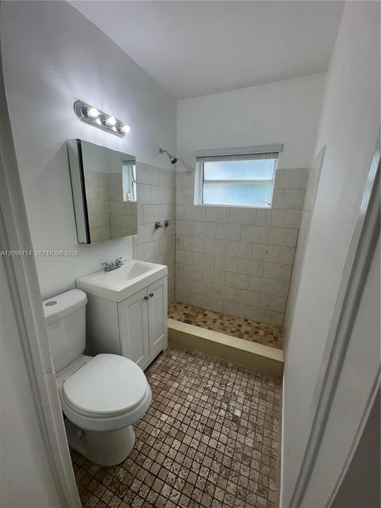 For Rent: $2,800 (2 beds, 1 baths, 1123 Square Feet)