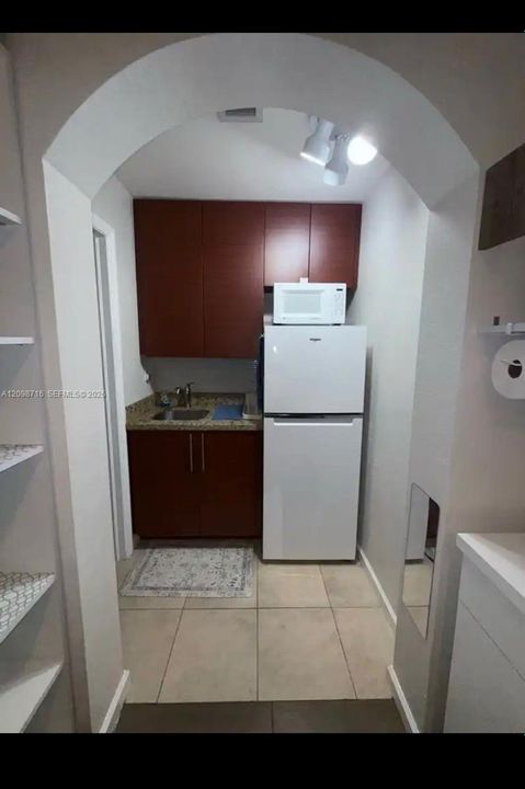 For Rent: $1,500 (1 beds, 1 baths, 1711 Square Feet)
