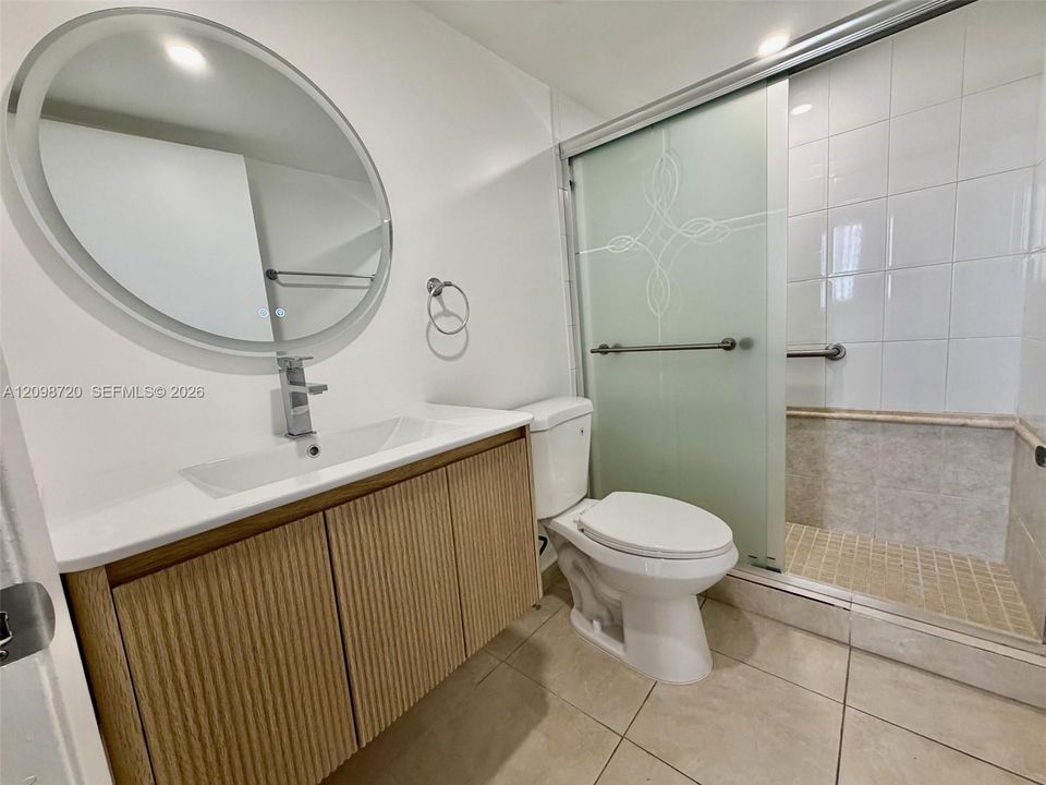 For Rent: $2,400 (2 beds, 2 baths, 1012 Square Feet)