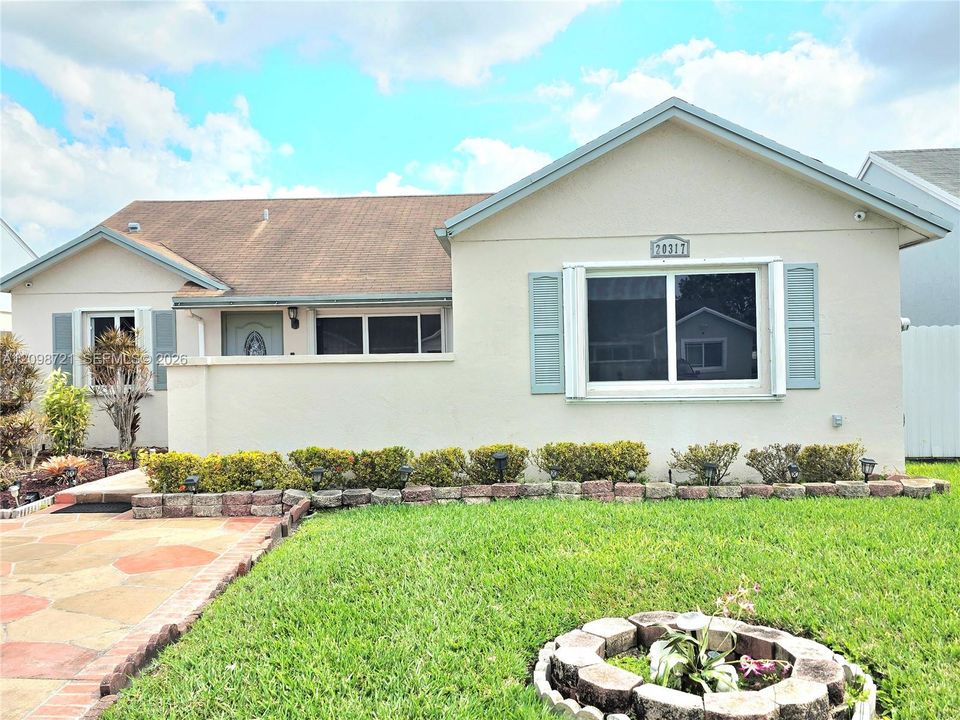 For Sale: $550,000 (4 beds, 2 baths, 1425 Square Feet)