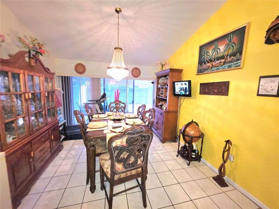 For Sale: $550,000 (4 beds, 2 baths, 1425 Square Feet)