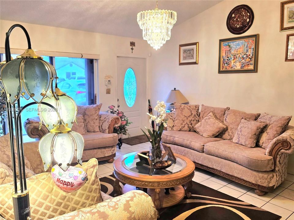 For Sale: $550,000 (4 beds, 2 baths, 1425 Square Feet)