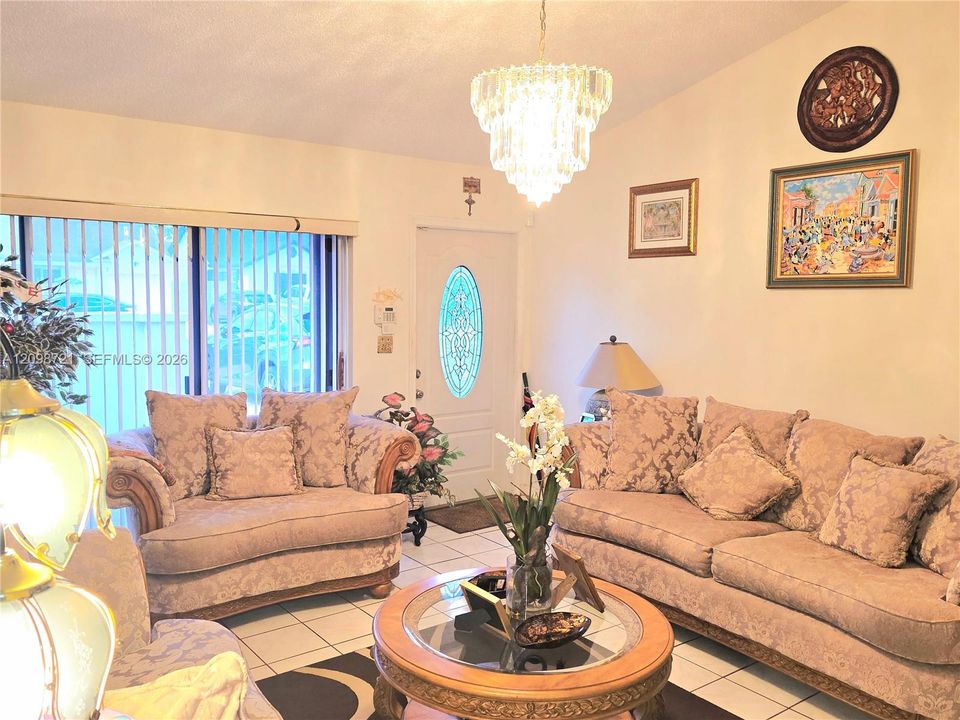 For Sale: $550,000 (4 beds, 2 baths, 1425 Square Feet)
