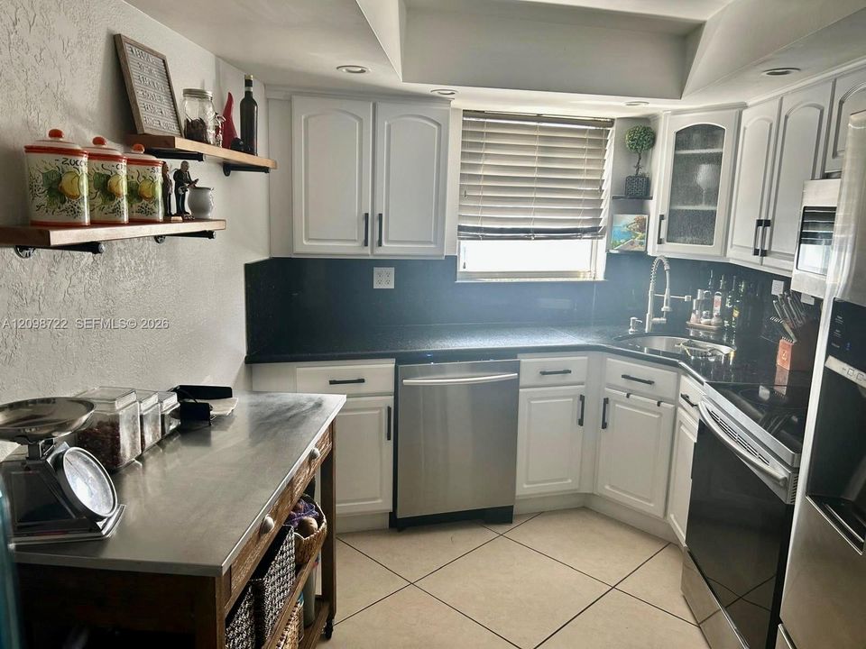 В аренду: $3,150 (2 спален, 2 ванн, 1280 Квадратных фут)