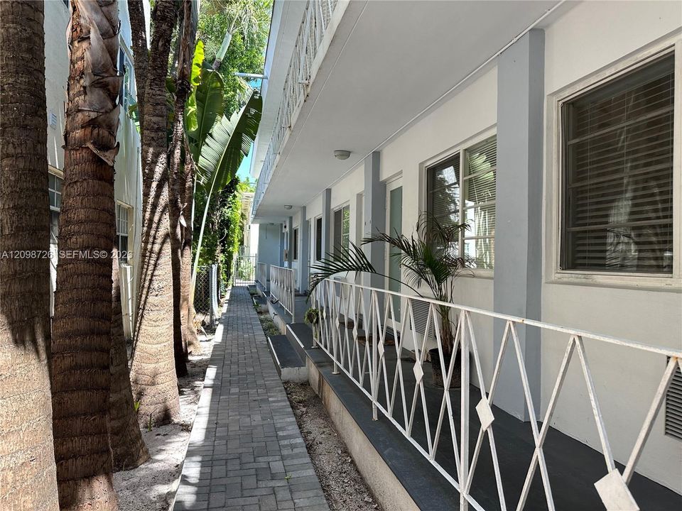 1st floor condo Entrance