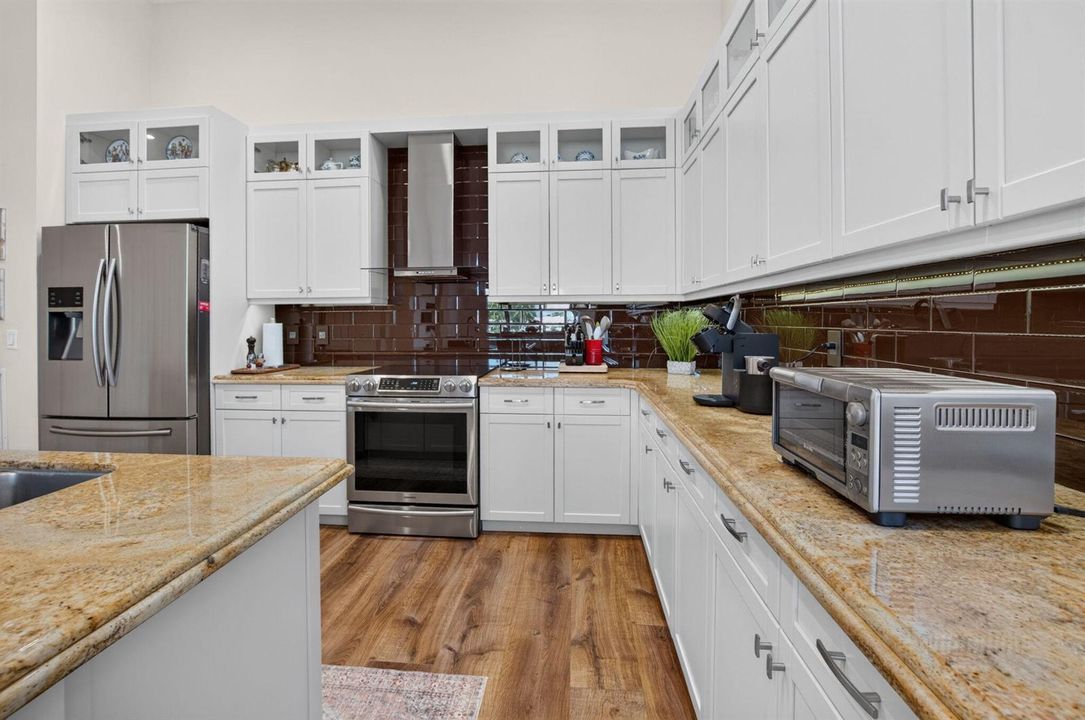 kitchen alt view
