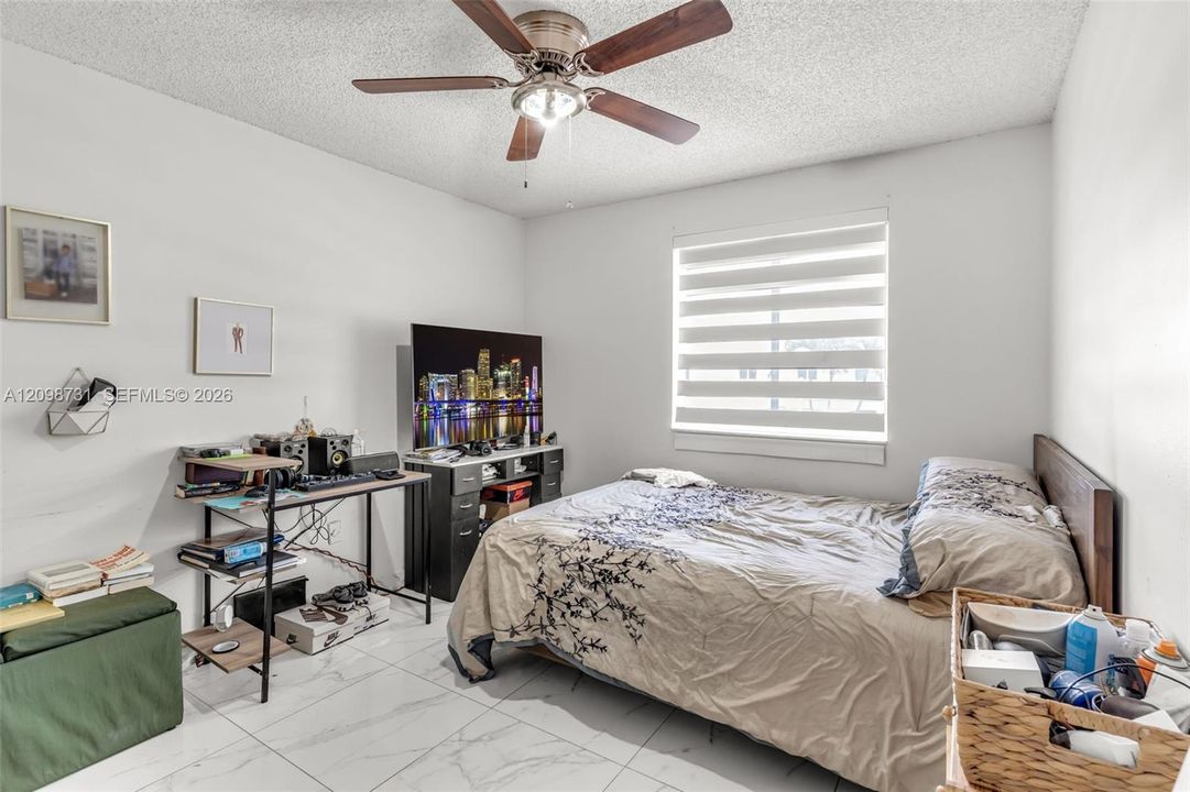 En Venta: $550,000 (3 camas, 2 baños, 1644 Pies cuadrados)
