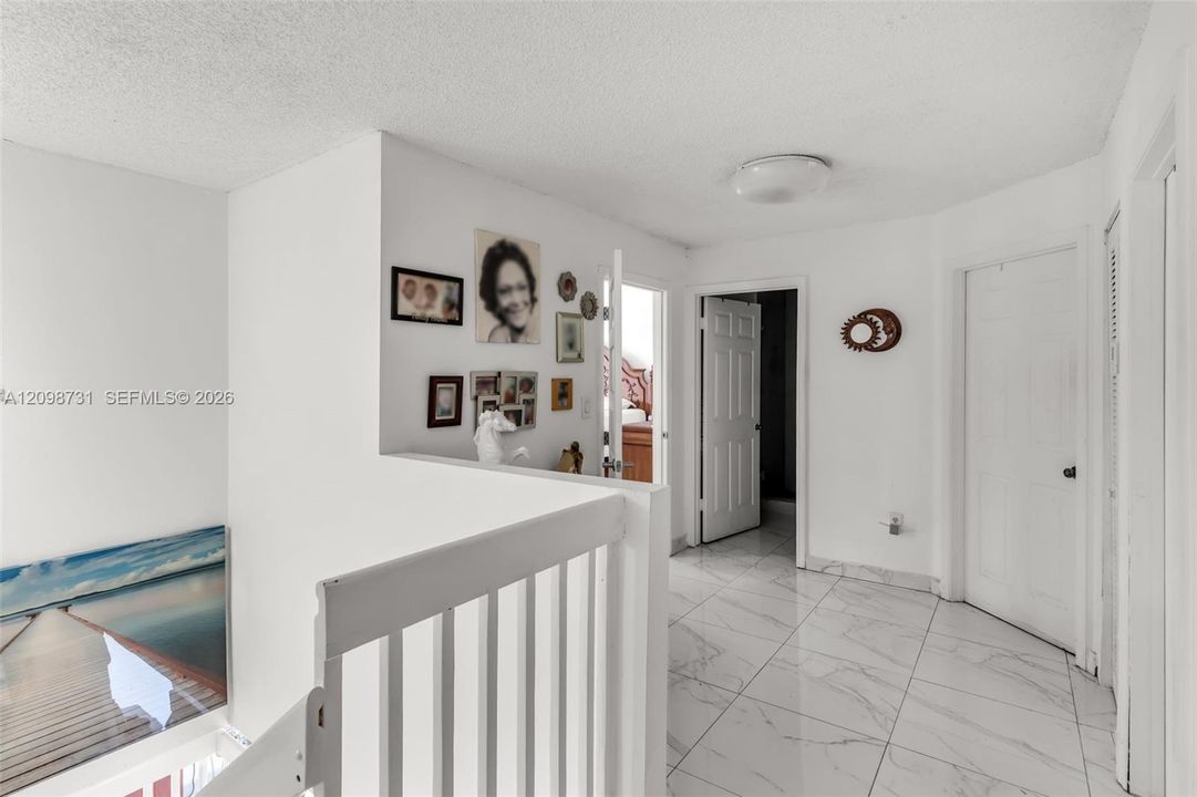 En Venta: $550,000 (3 camas, 2 baños, 1644 Pies cuadrados)