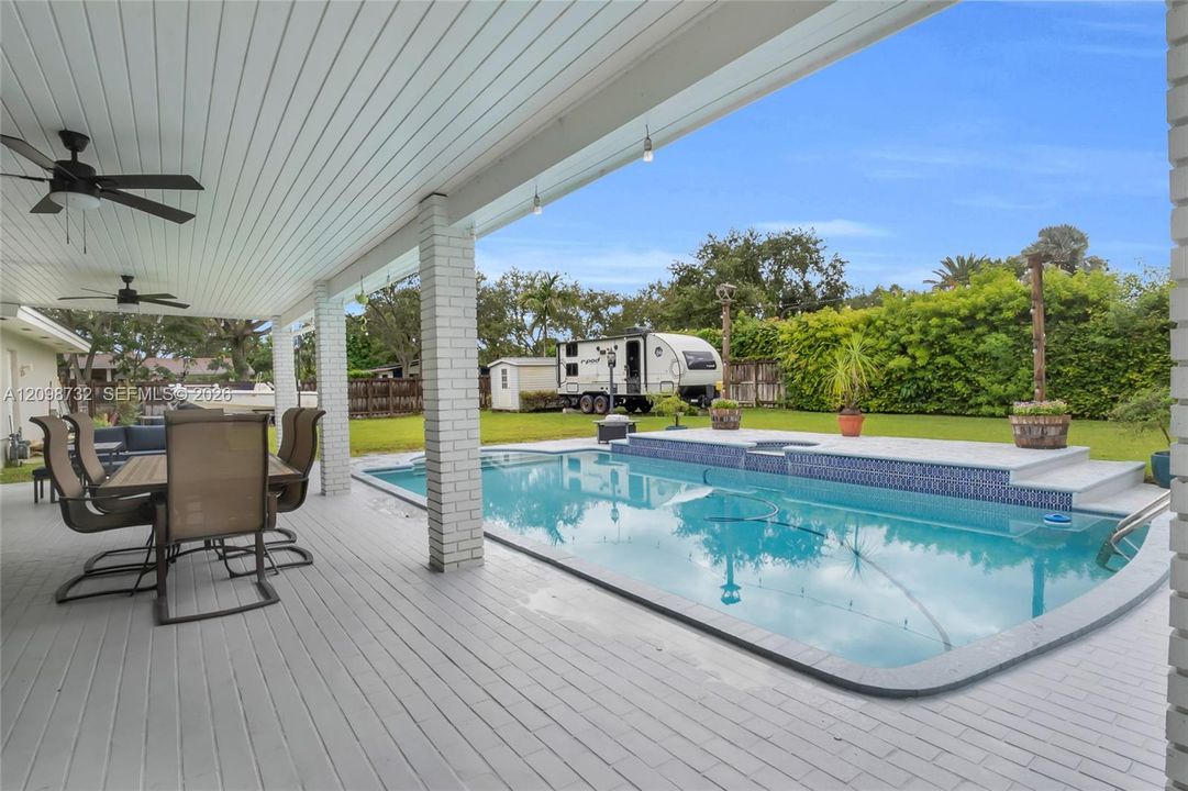 For Sale: $1,274,500 (4 beds, 2 baths, 2081 Square Feet)