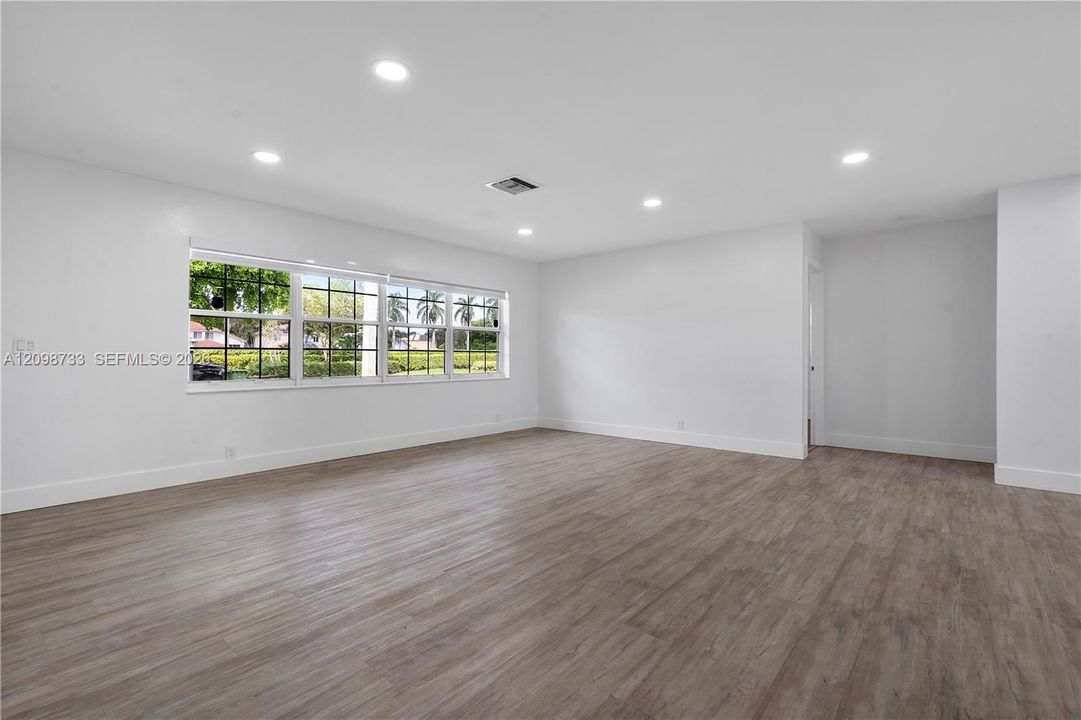 For Rent: $4,400 (4 beds, 2 baths, 1803 Square Feet)