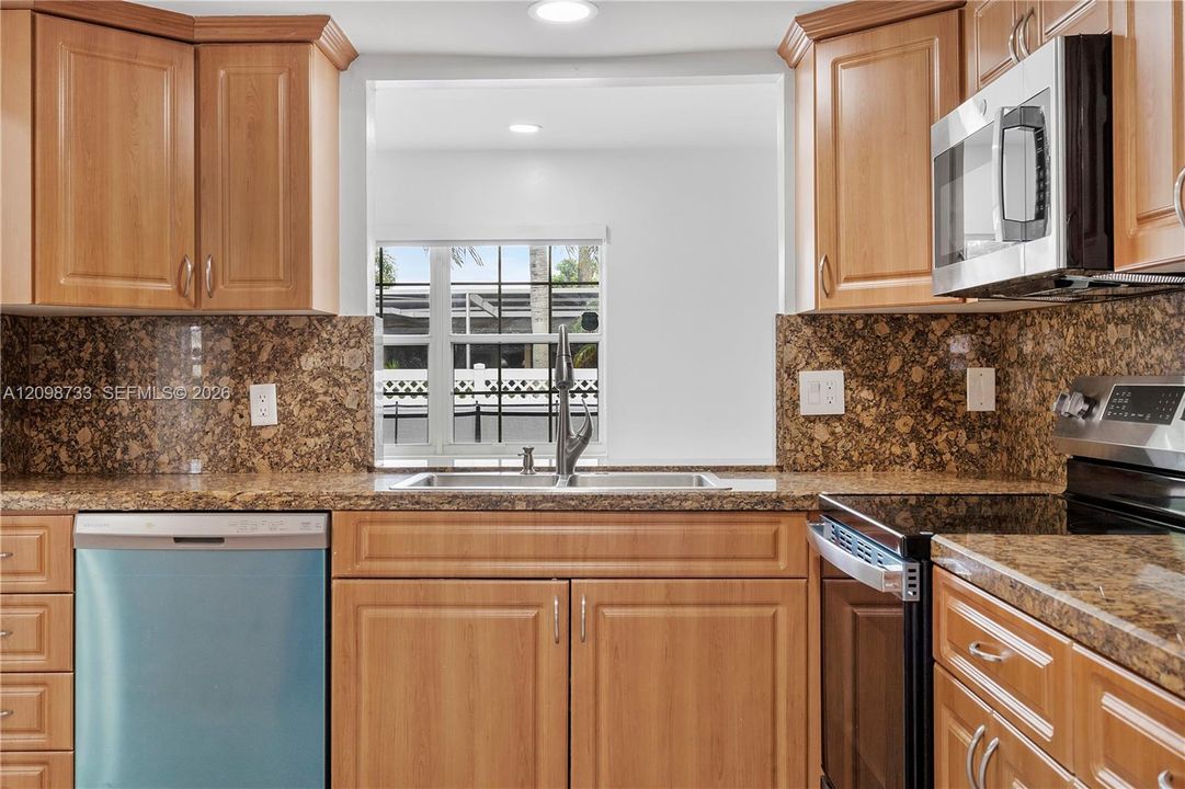 For Rent: $4,400 (4 beds, 2 baths, 1803 Square Feet)
