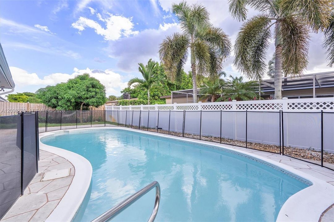 For Rent: $4,400 (4 beds, 2 baths, 1803 Square Feet)
