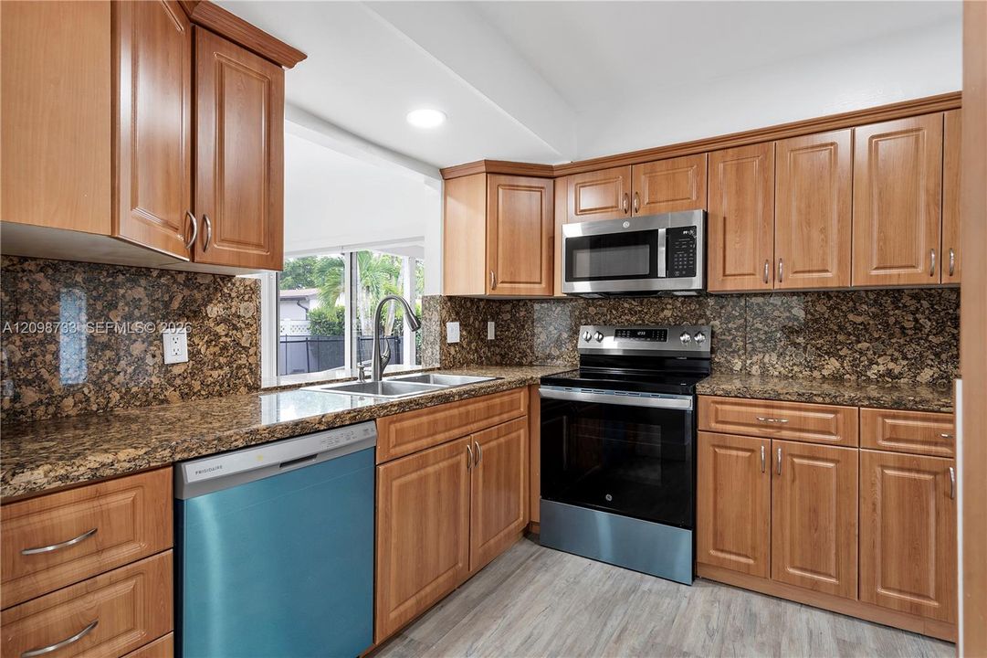 For Rent: $4,400 (4 beds, 2 baths, 1803 Square Feet)