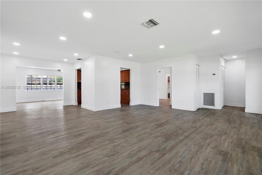 For Rent: $4,400 (4 beds, 2 baths, 1803 Square Feet)