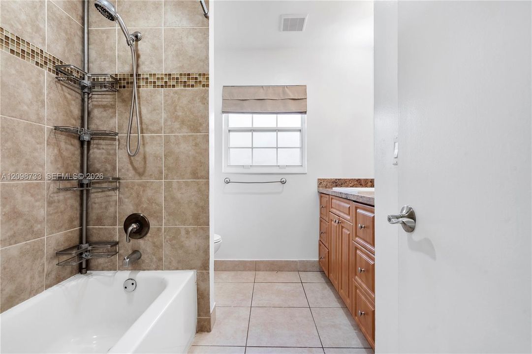 For Rent: $4,400 (4 beds, 2 baths, 1803 Square Feet)