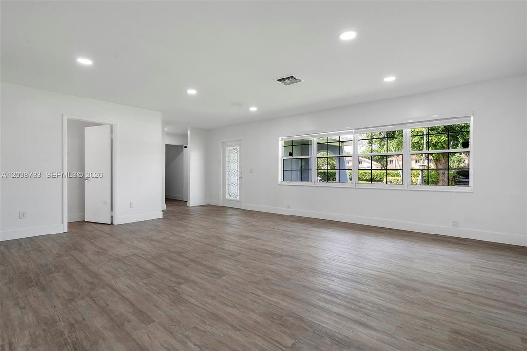 For Rent: $4,400 (4 beds, 2 baths, 1803 Square Feet)