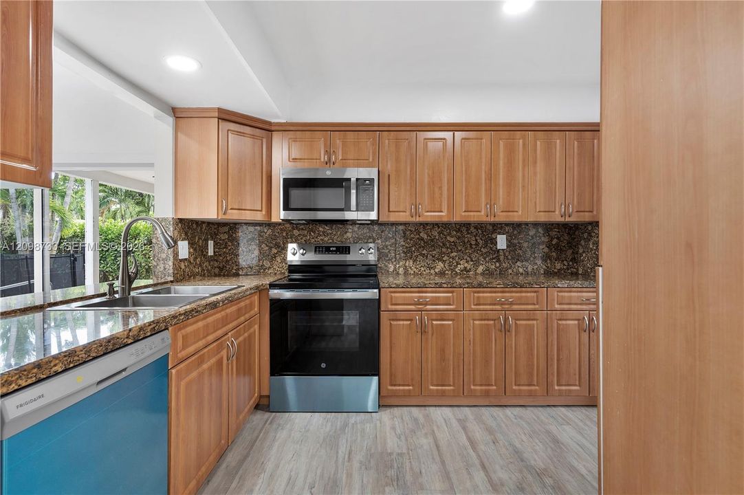 For Rent: $4,400 (4 beds, 2 baths, 1803 Square Feet)
