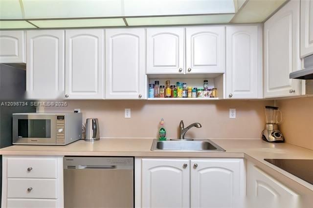 For Sale: $379,000 (1 beds, 1 baths, 1000 Square Feet)