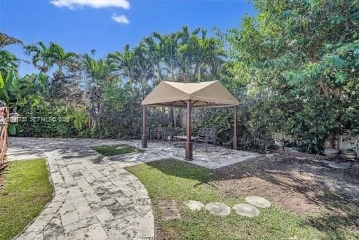 En Renta: $3,750 (3 camas, 2 baños, 1404 Pies cuadrados)