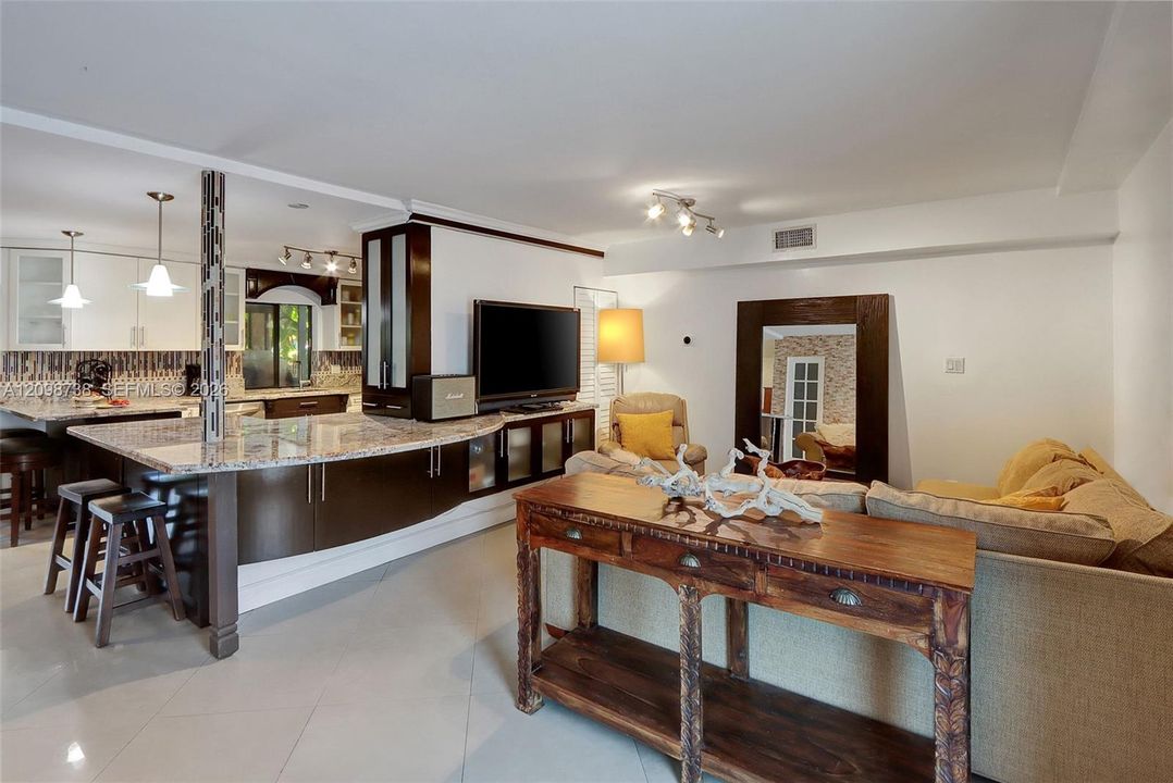 En Renta: $3,750 (3 camas, 2 baños, 1404 Pies cuadrados)