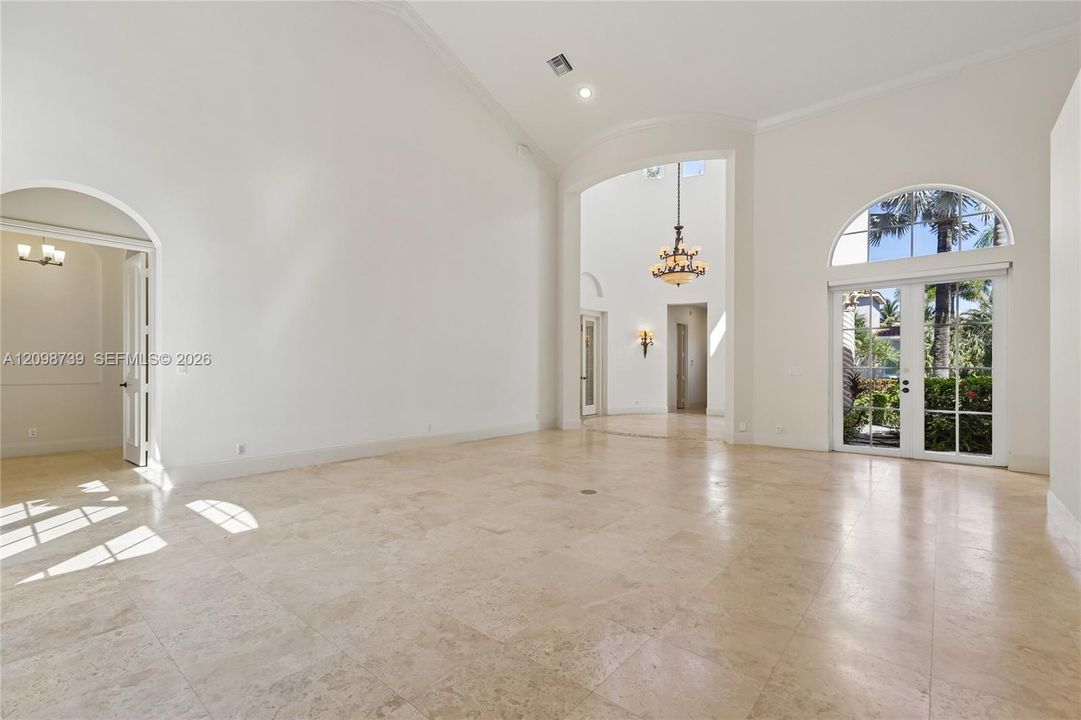 En Venta: $2,500,000 (5 camas, 5 baños, 4545 Pies cuadrados)