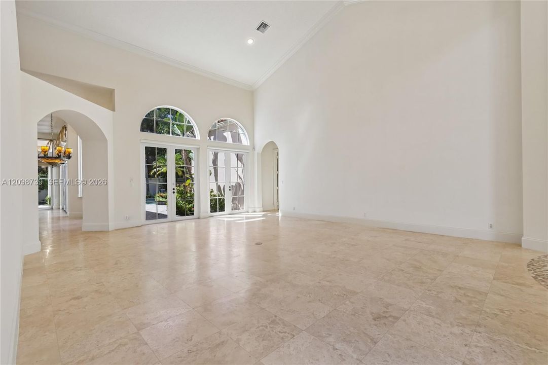 En Venta: $2,500,000 (5 camas, 5 baños, 4545 Pies cuadrados)